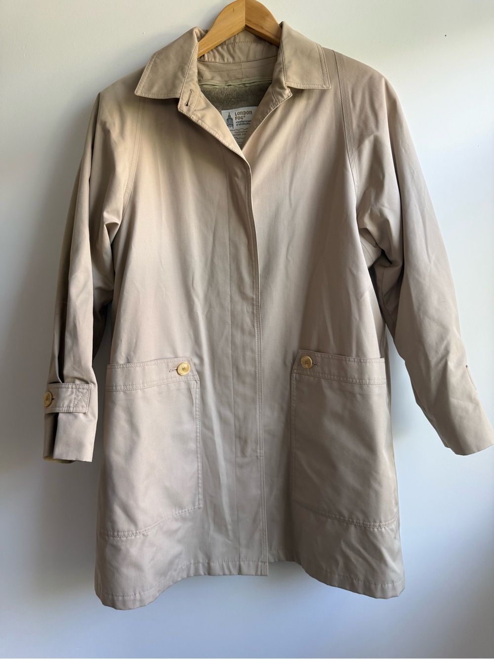 London Fog Light Beige Single-Breasted Trench Coat